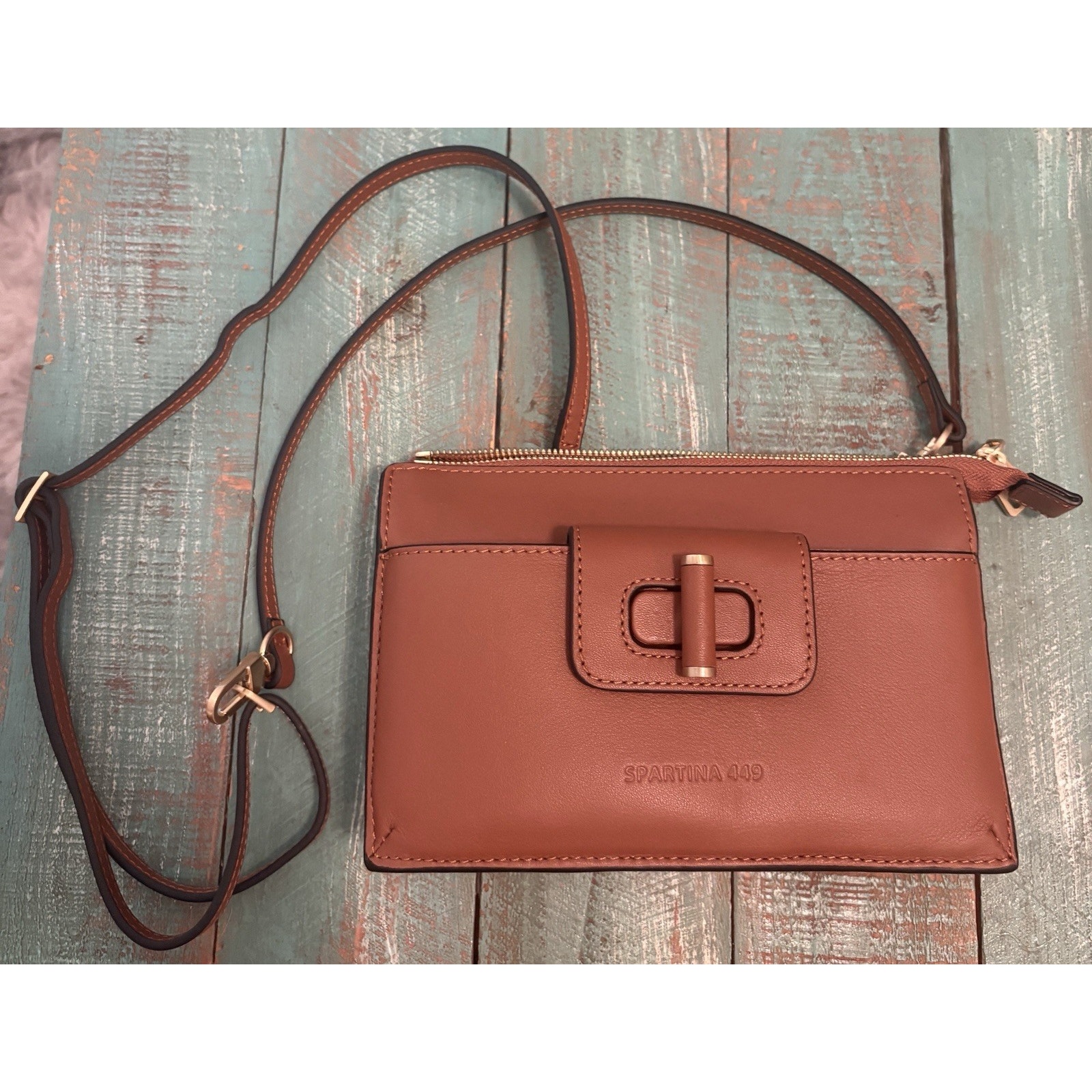 Spartina 449 Vintage Saddle Brown Leather Twist Lock Crossbody Bag